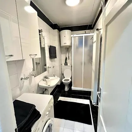 Kopernik - Parking Available *