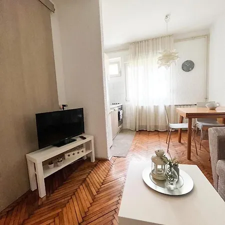 Kopernik - Parking Available *