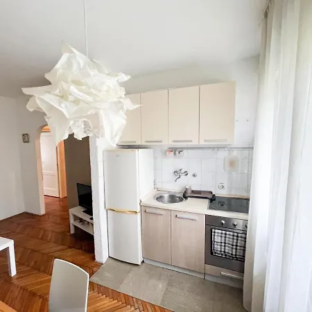 Kopernik - Parking Available Daire Belgrad